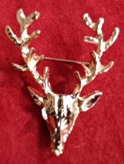 Blucome Gold Stag Head Brooch